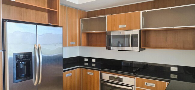 Building Photo - 410 Evernia St