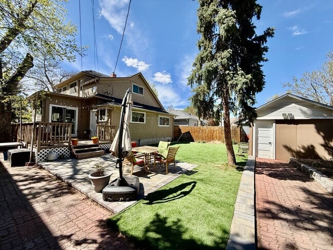 Building Photo - Distinguished 4 bed, 2 bath Bungalow in the Old North End