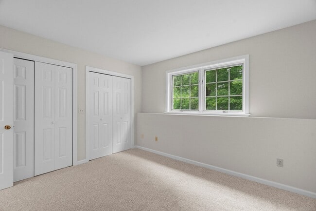 Building Photo - 28 Brantwood Dr