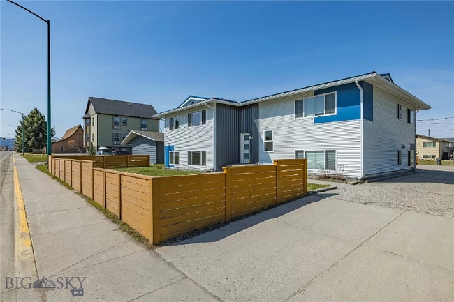 Building Photo - 215 S 19th Ave