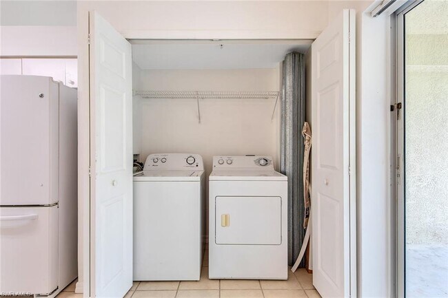 Building Photo - 25735 Lake Amelia Way