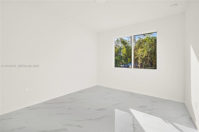 Building Photo - 22535 SW 125th Ave