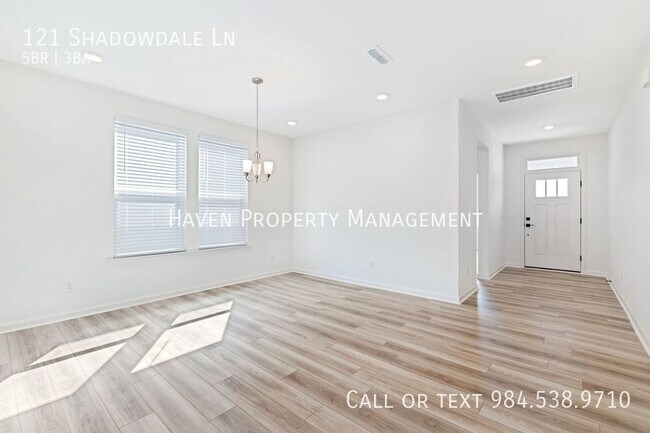 Building Photo - 121 Shadowdale Ln