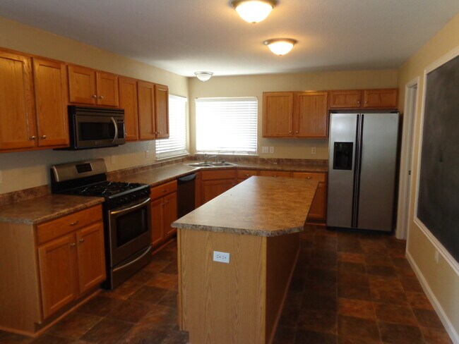 Building Photo - 136 Prairie Falcon Parkway
