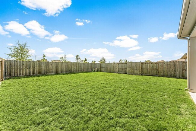 Building Photo - 2715 Chestnut Oak Cir