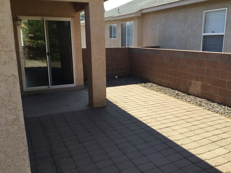 Building Photo - 10215 Calle Chulita NW