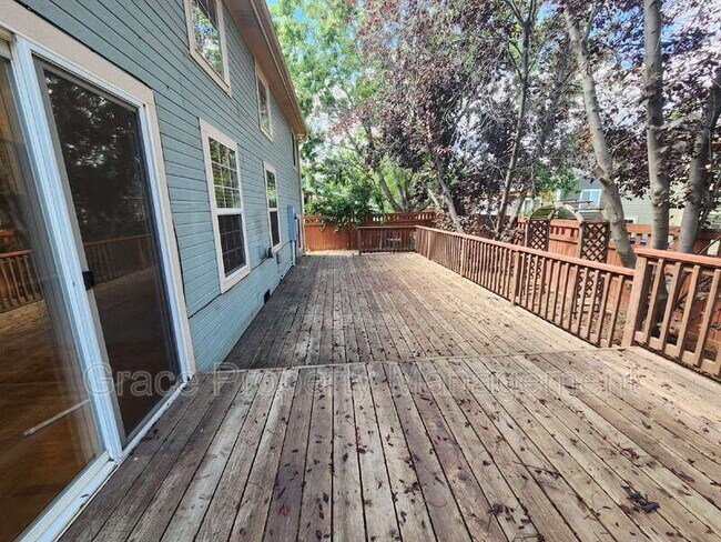 Building Photo - 5157 Paloma St