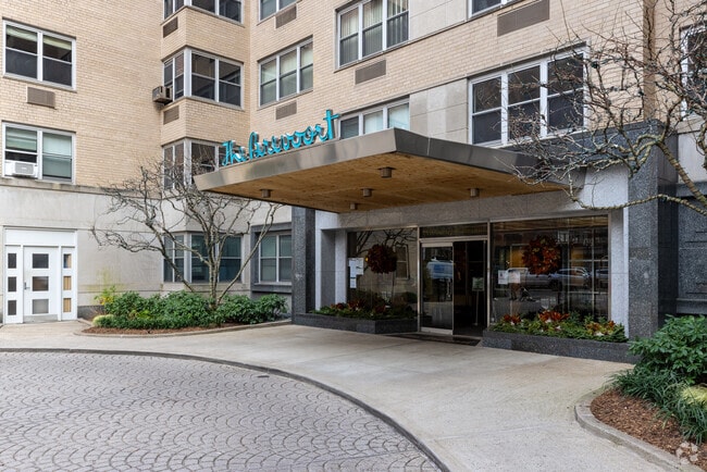 Building Photo - The Brevoort at 11 Fifth Avenue