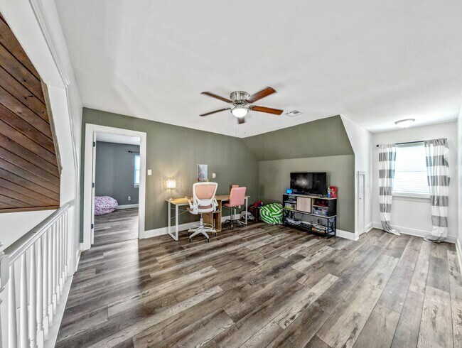 Building Photo - 3404 Lake Lynn Dr