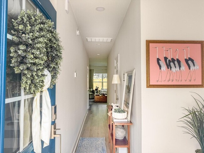 Building Photo - 2042 Delaware Ave