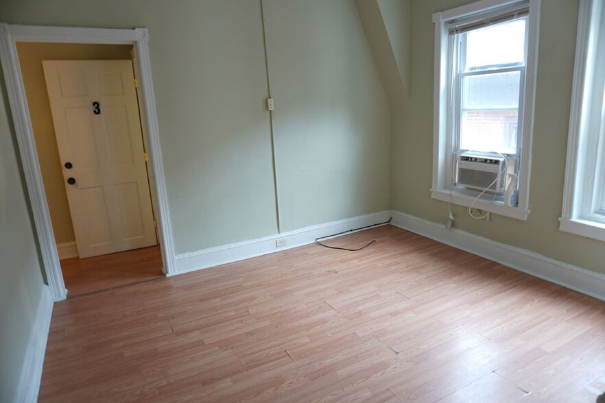 Building Photo - 444 W Bringhurst St