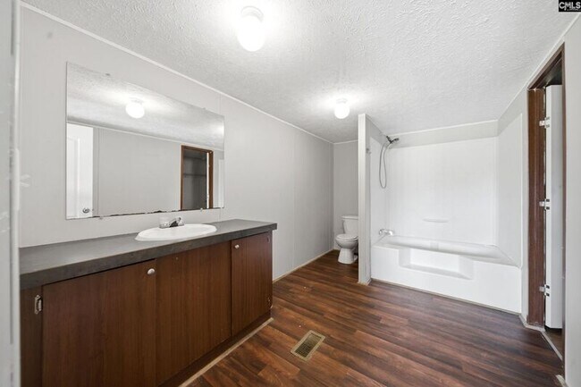 Building Photo - 233 Peeler Rd