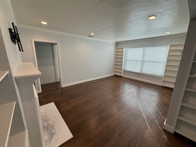 Building Photo - 1020 Highland Ave
