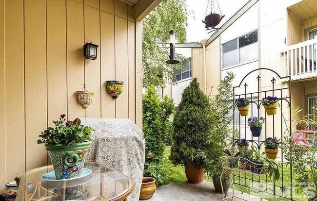 Building Photo - 2300 Dickerson Rd