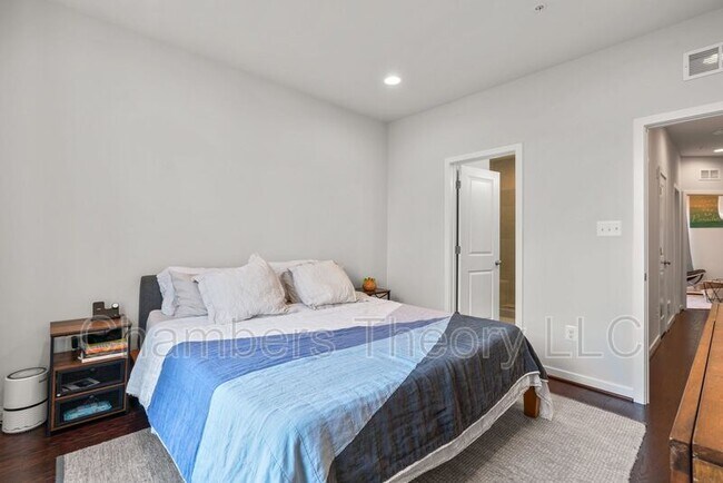 Building Photo - 5136 Randolph Rd