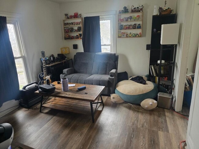 Building Photo - 110 Robinson St