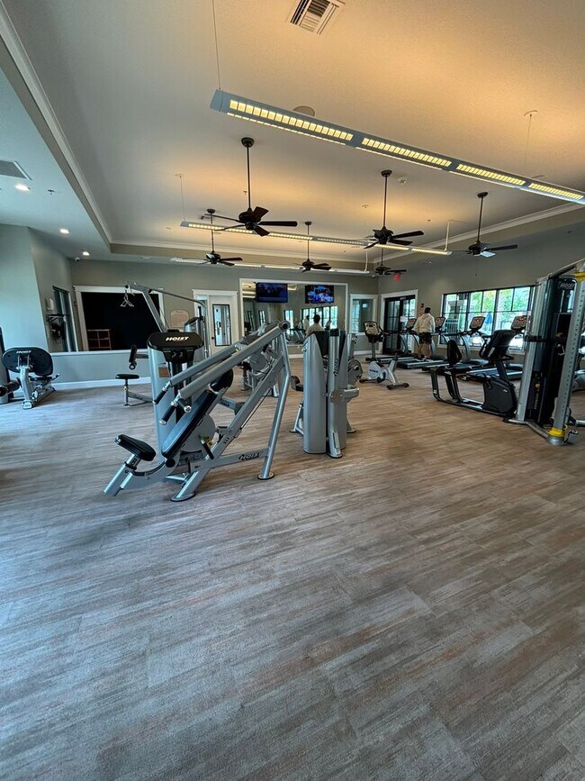 Building Photo - Modern 3/2.5 Townhouse located in the Tapestry Community of Kissimmee