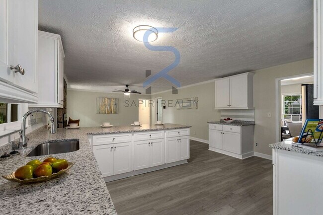 Building Photo - 2694 Hickory Valley Dr