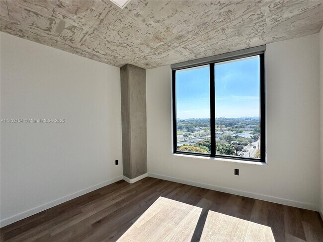 Building Photo - 307 SW 5th St