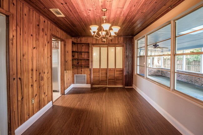 Building Photo - Glynlea Park