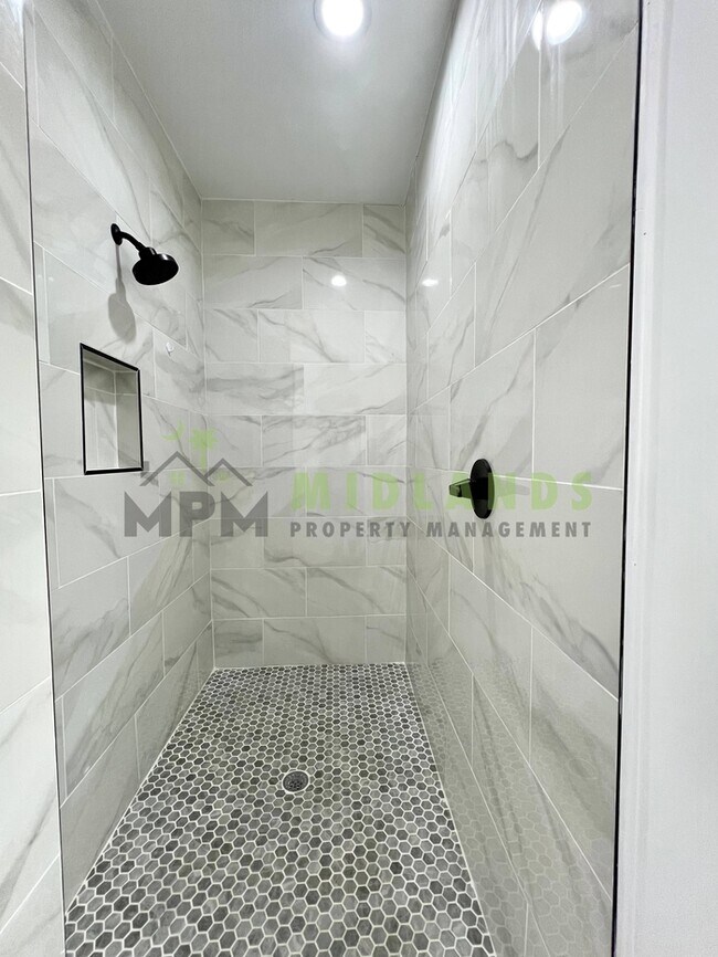 Building Photo - 1510 Noble Ave