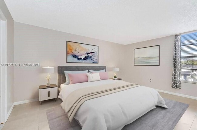 Building Photo - 9678 Fontainebleau Blvd