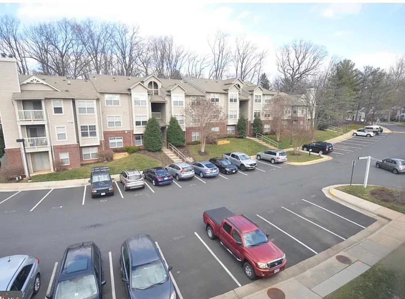 Building Photo - 1707 Ascot Way