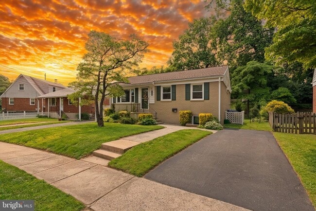 Primary Photo - 3904 Lantern Dr