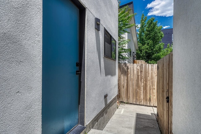 Building Photo - 1231 Newton St