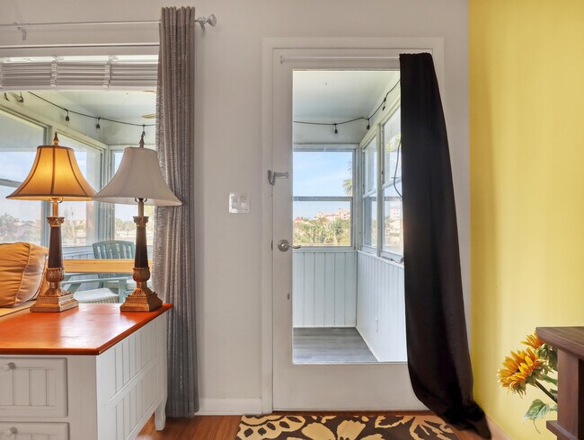 Building Photo - 2186 Jimmy Buffett Mem Hwy