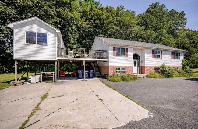 Primary Photo - 39 Valley Ln