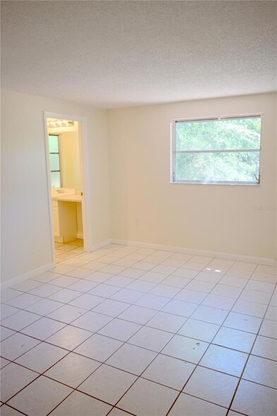 Building Photo - 1639 Manor Rd