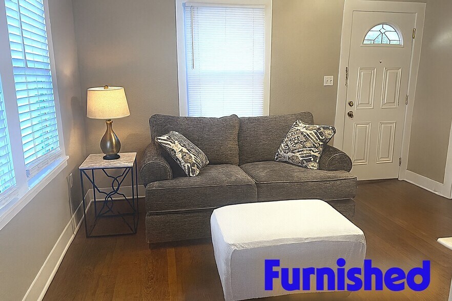 Building Photo - 1600 Belle Pl