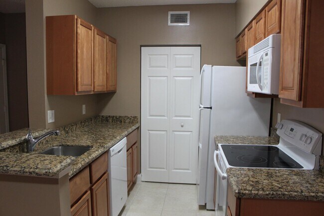 Building Photo - 10354 Fox Trail Rd S