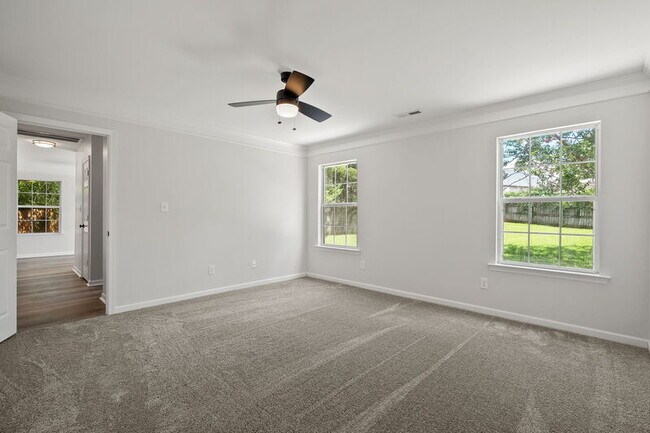 Building Photo - 142 Bremerton Dr SW