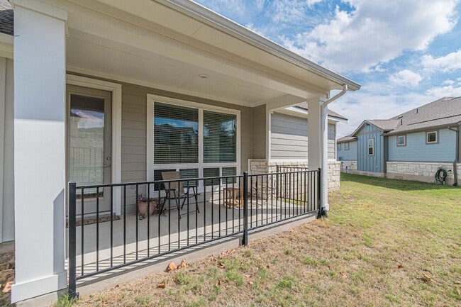 Building Photo - 127 Roaming Rock Trl