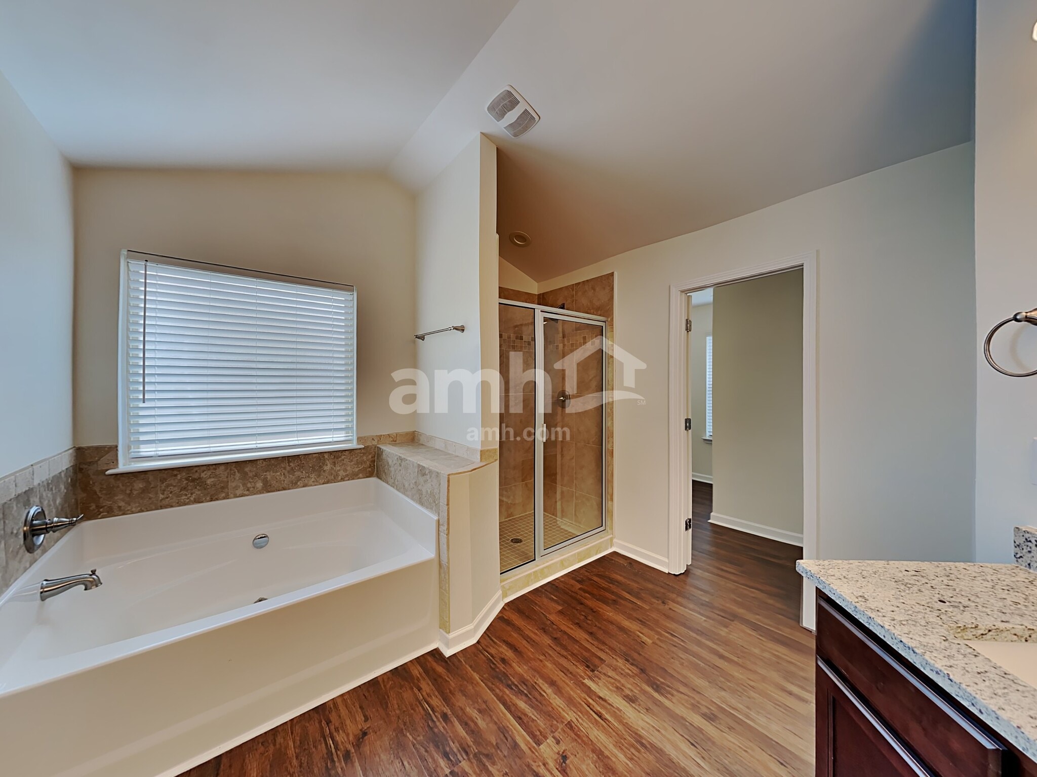 Building Photo - 1157 Paramount Dr