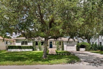Building Photo - 4724 Orduna Dr