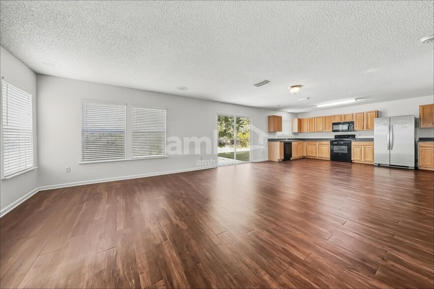 Building Photo - 9645 Morgan Creek Dr