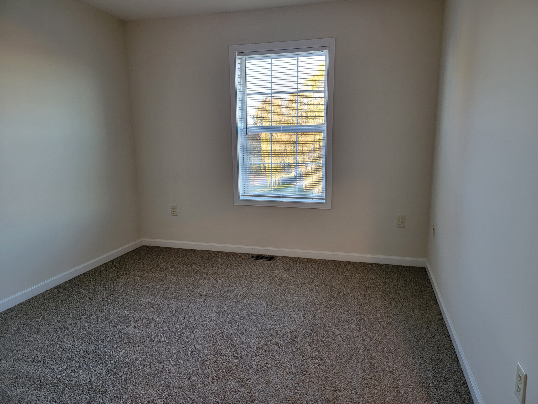 Building Photo - 302 Mount Olive Ln