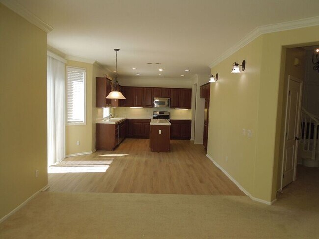 Building Photo - 39288 Half Moon Cir