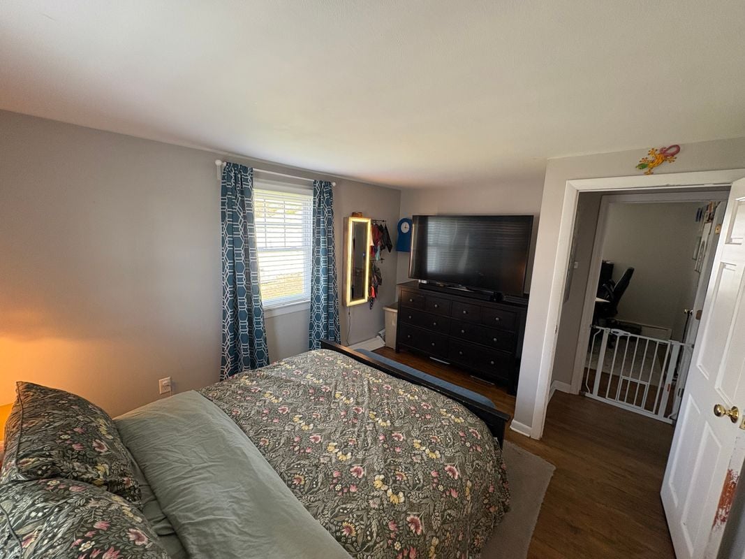 Building Photo - 82 Parker Ave