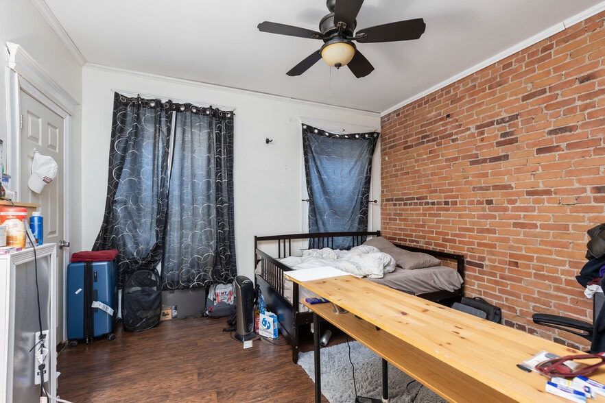 Room 1 - 19 Royal St