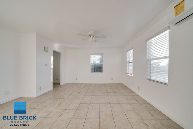 Building Photo - 1719 W 35th Pl