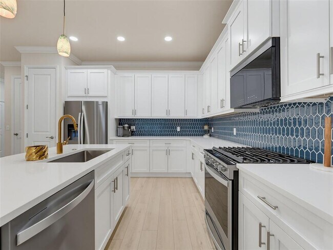 Building Photo - 2525 Mario Wy