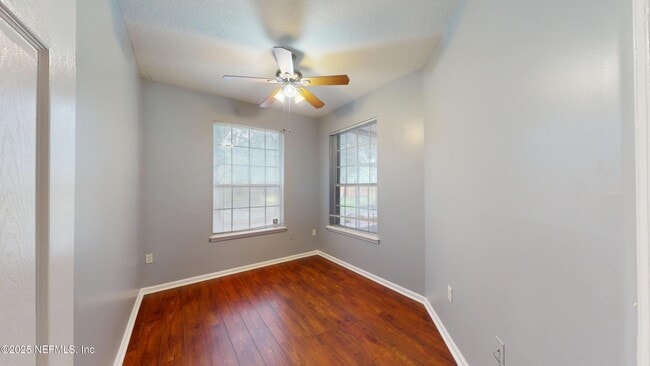 Building Photo - 9744 Summer Grove Way W