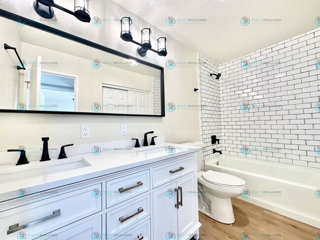 Building Photo - 2-Bedroom Condo with Modern Upgrades