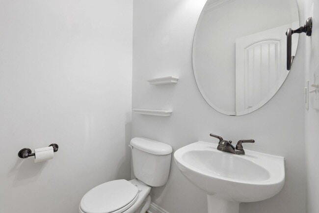 Building Photo - 80 Valor Cir