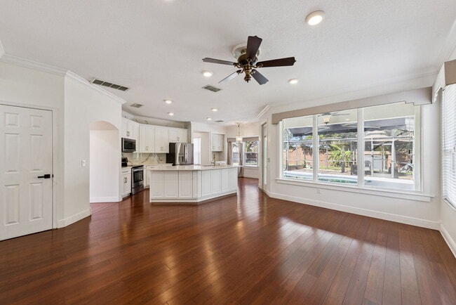 Building Photo - 4920 Hook Hollow Cir