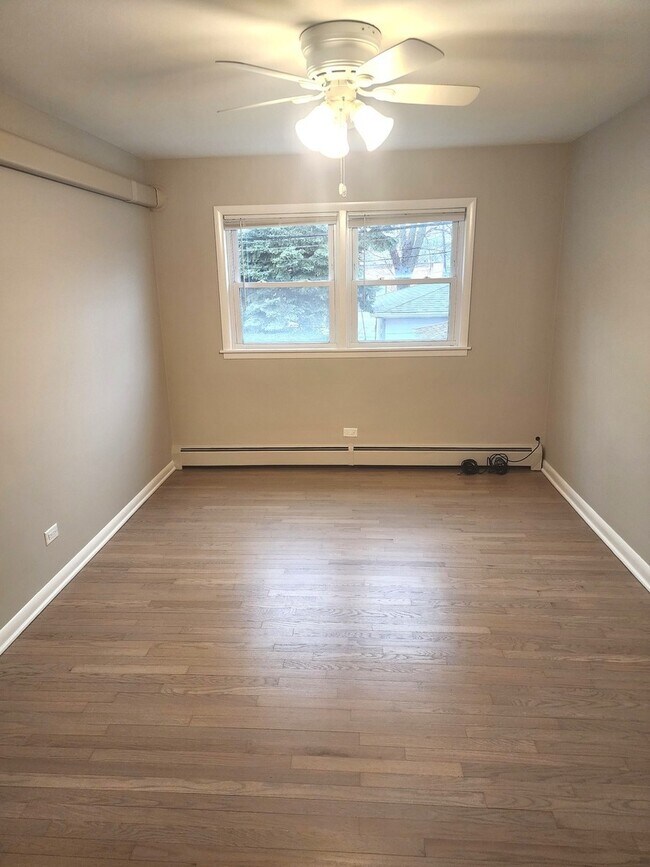 Building Photo - 5910 W Gunnison St